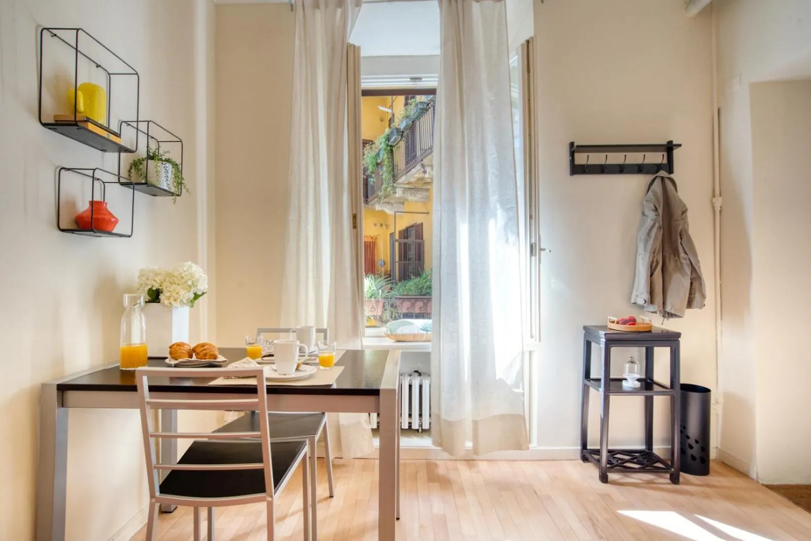 Caseospitali - Deangeli Nest Romantico Bilocale Di Design In Zona De Angeli, Rinnovato E Accessoriato Milan Italy