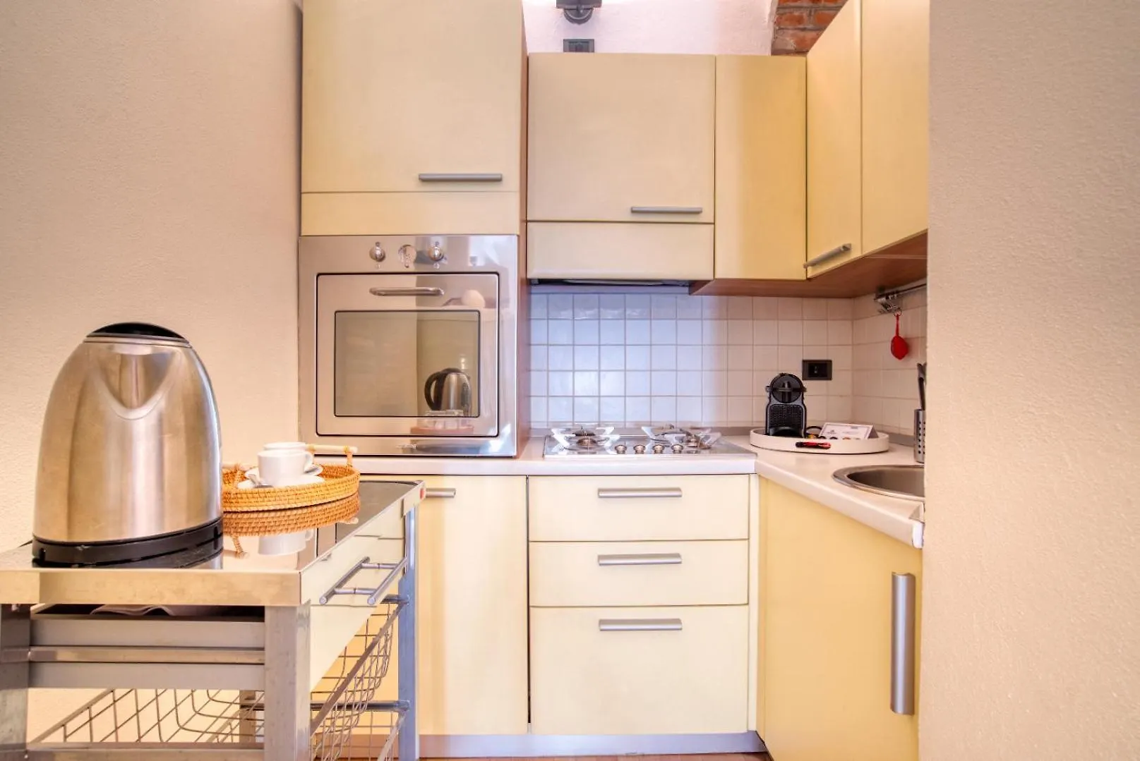 Apartment Caseospitali - Deangeli Nest Romantico Bilocale Di Design In Zona De Angeli, Rinnovato E Accessoriato Milan