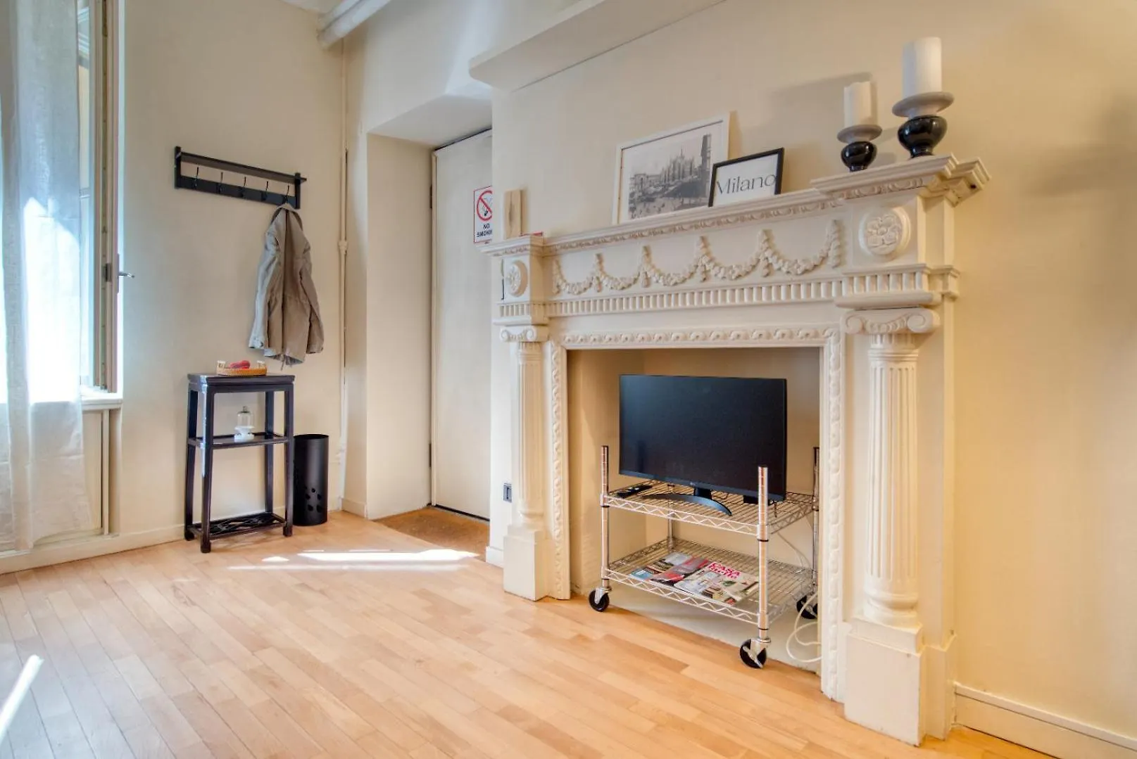 Apartment Caseospitali - Deangeli Nest Romantico Bilocale Di Design In Zona De Angeli, Rinnovato E Accessoriato Milan